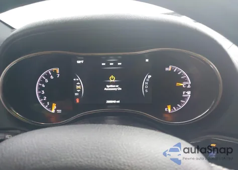 2015 Jeep Grand Cherokee Overland z USA, uszkodzony, nr VIN 1C4RJFCG8FC862079